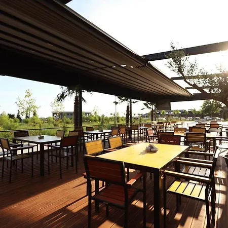 Elvin Deluxe Apartment